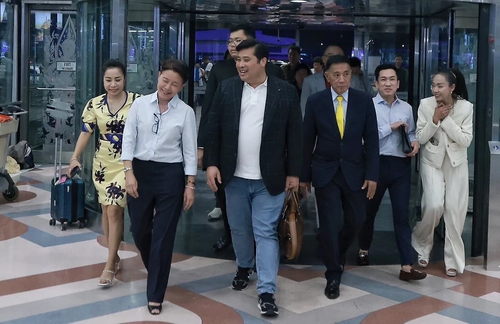 "ท่านอ้น" กลับถึงนิวยอร์ก โพสต์"คิดถึงเมืองไทย" พร้อมเผยภาพหาชมยาก