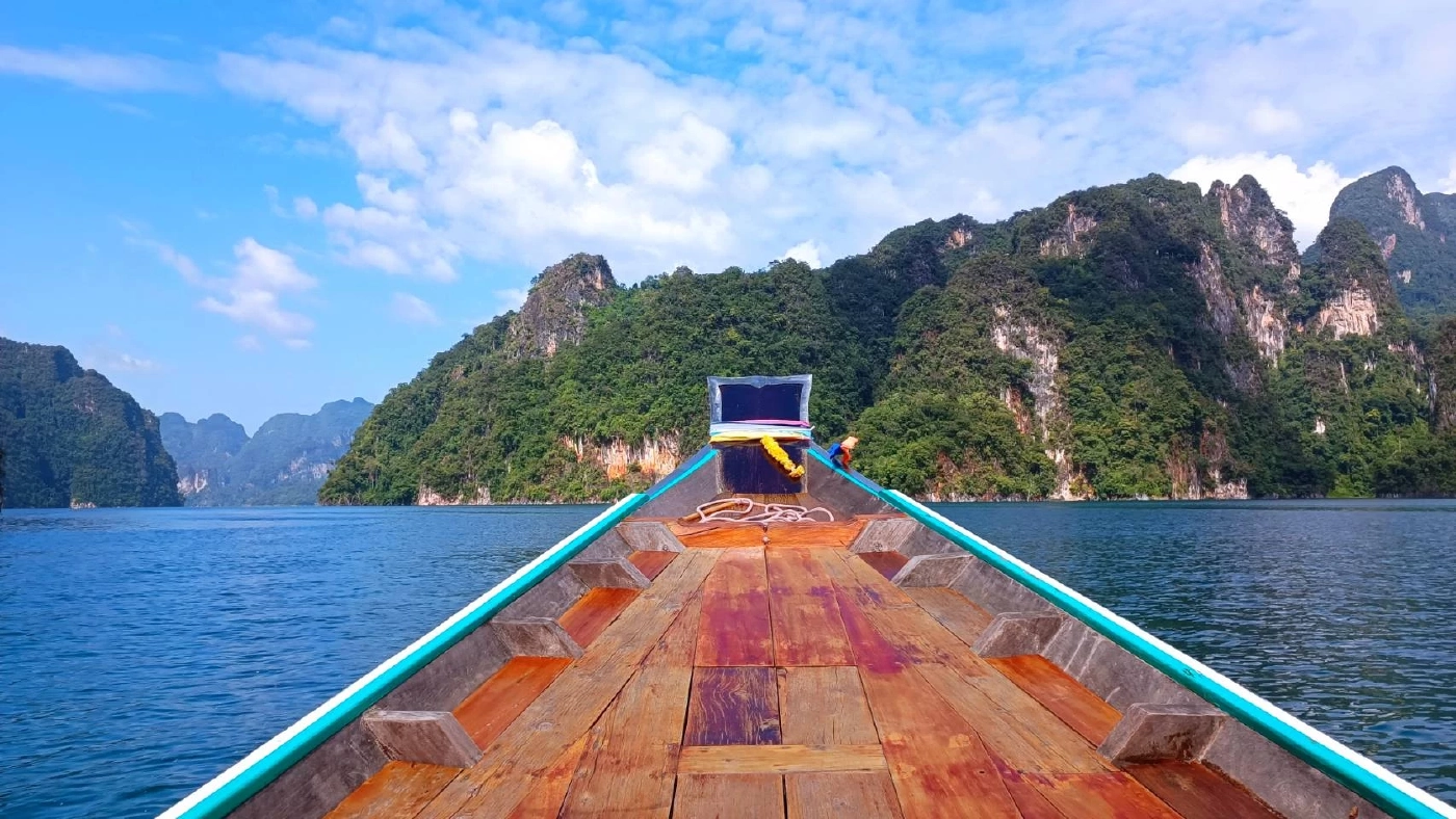 ชี้เป้าที่เที่ยว คนรักธรรมชาติห้ามพลาด ล่องเรือชมกุ้ยหลินเมืองไทย จ.สุราษฎร์ฯ
