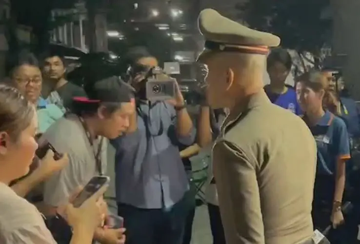 ระทึก! ชายคลั่งรัวยิงปืนในหมู่บ้าน ย่านบางแก้ว จนท.อยู่ระหว่างปิดล้อมเจรจา