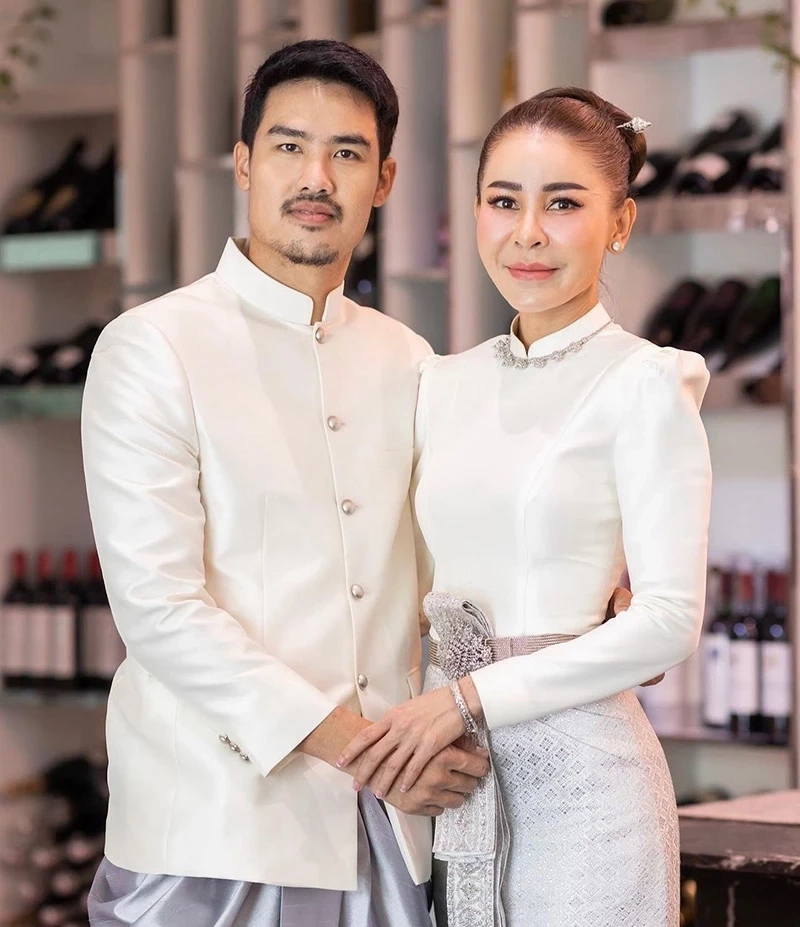 เกิดอะไรขึ้น! “เป็กกี้ ศรีธัญญา” ประกาศโสดจบความสัมพันธ์กับสามีรุ่นน้อง