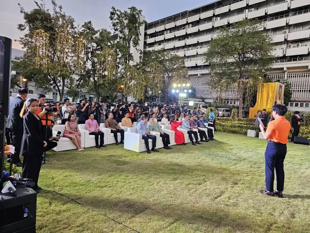 มท.1 เยี่ยมชม MEA ติดตั้งไฟประดับงดงามสว่างไสวต้อนรับปีใหม่นับล้านดวง