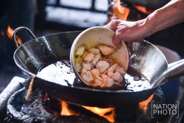 เปิดใจ "เจ๊ไฝ" ในวัย 80 ร้านนี้ไม่มีคนสืบทอด จะไม่ปิด...ต่อเมื่อยังมีแรงไหว