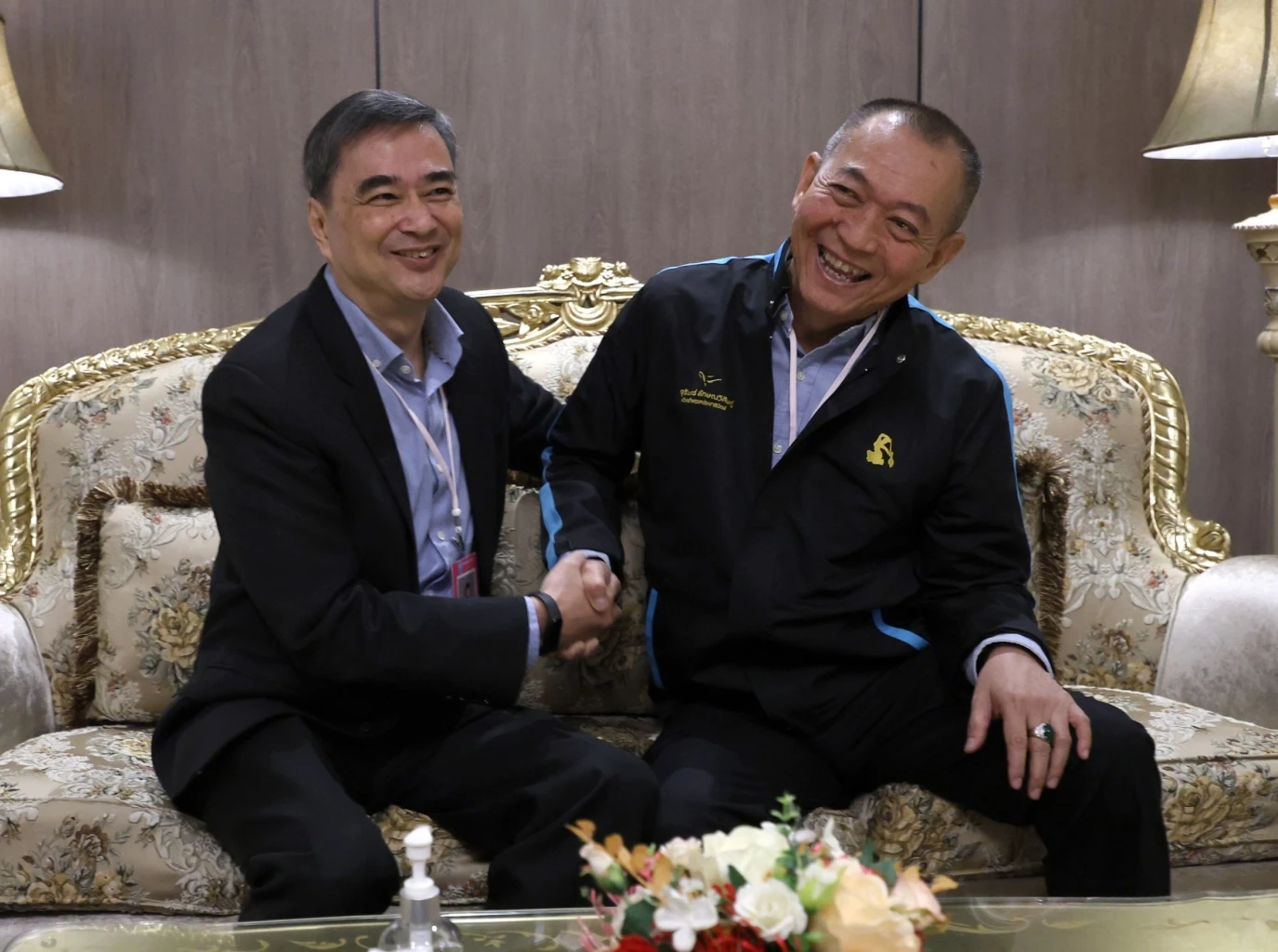 "ชวน" เสียดาย "สาธิต" ลาออก พร้อมเป็นกำลังใจ "มาร์ค-มาดามเดียร์" อย่าวางมือ