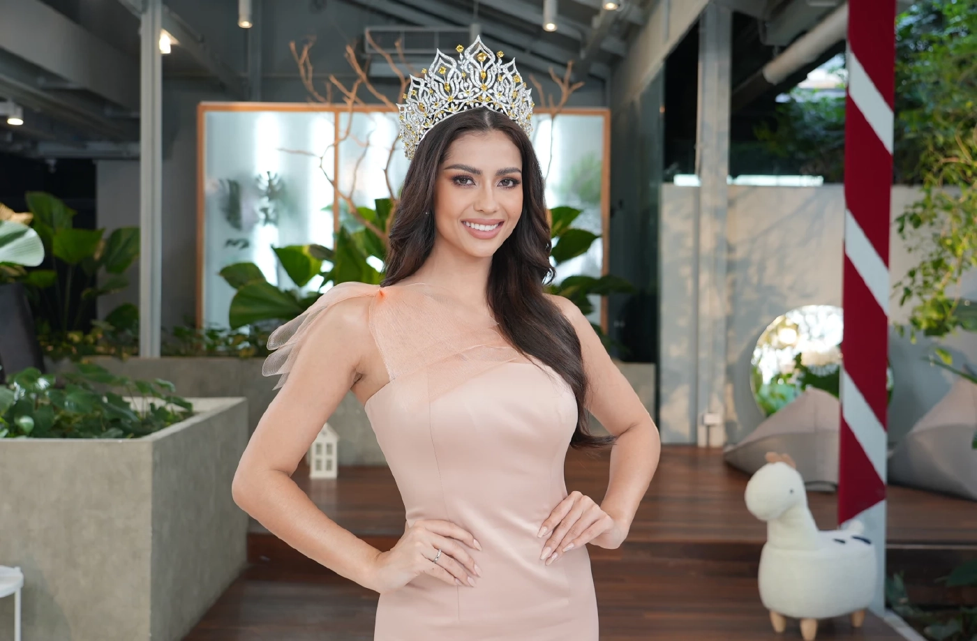 ฝ่ามรสุมทุกคำบูลลี่ "แอนโทเนีย" เล่าปมดราม่าก่อนเข้าประกวด!