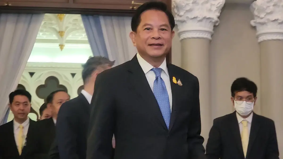 พีระพันธุ์ สาลีรัฐวิภาค รองนายกฯ และรมว.พลังงาน