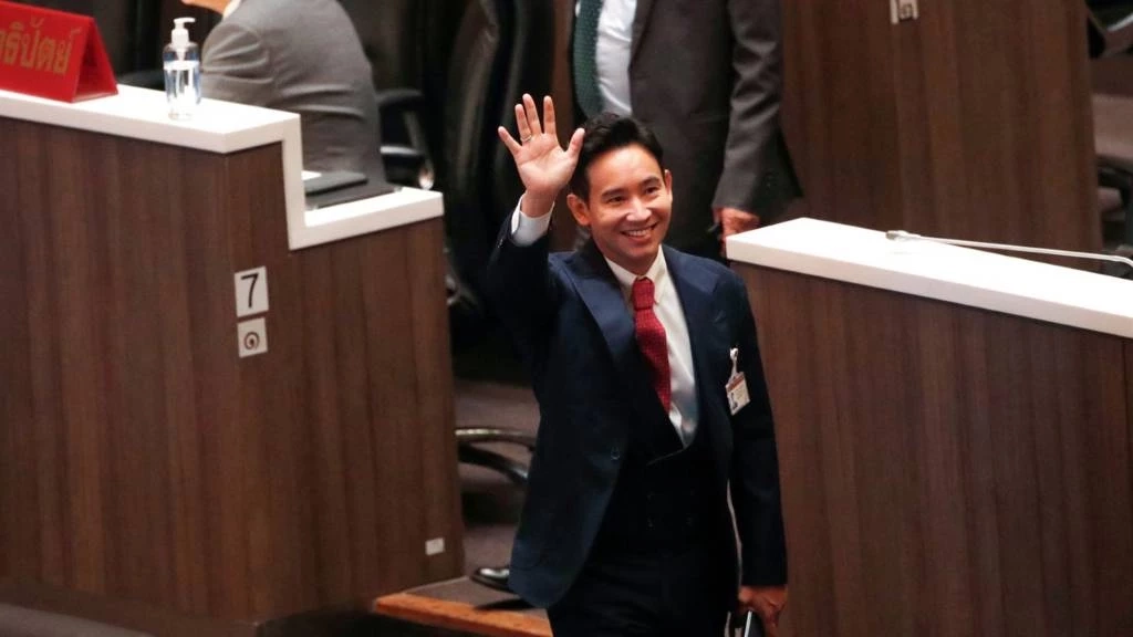 ลาสภาฯ หลังศาลรัฐธรรมนูญ ให้หยุดปฏิบัติหน้าที่