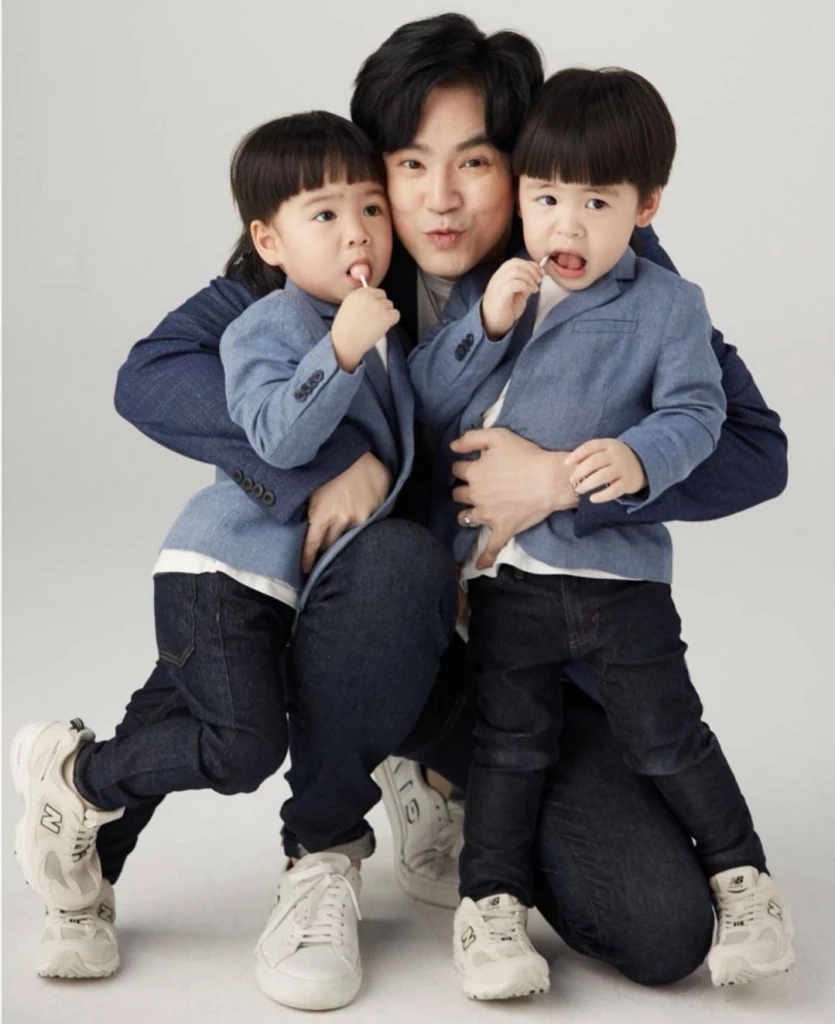 โซเชียลฮือฮา ฝาแฝด พี่ธีร์ น้องพีร์ อยู่บนฉลากใหม่ซีอิ๊วขาวเด็กสมบูรณ์