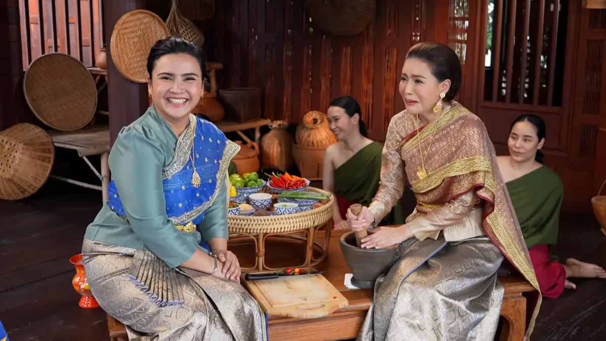"เชฟป้อม" เปิดครัวชวนสองสาวสายบุญ ทำเมนูฮิตข้ามยุคปลุกกระแส Soft Power 