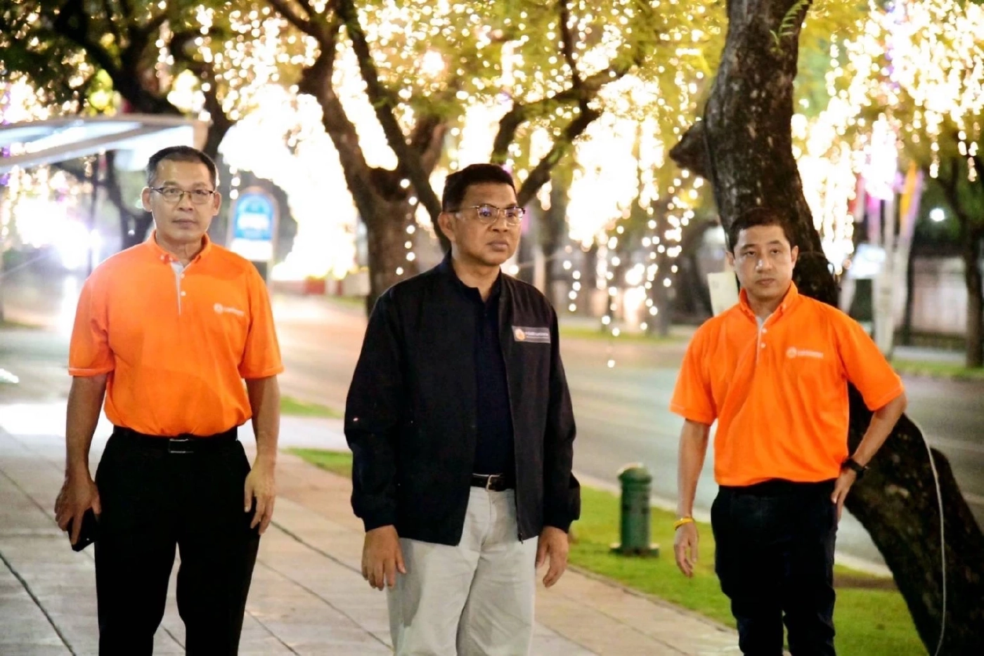 นายวิลาศ เฉลยสัตย์ ผู้ว่าการ MEA หรือการไฟฟ้านครหลวง พร้อมด้วยเจ้าหน้าที่ MEA