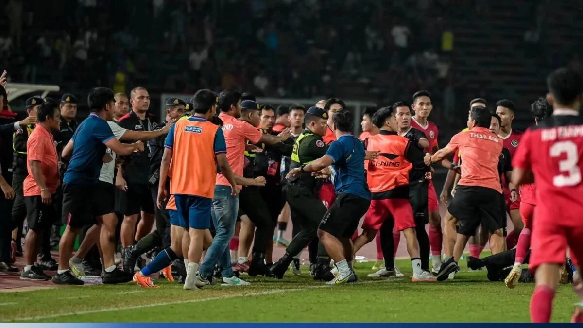 ฟุตบอลชาย กับเหตุวิวาทในเกมที่พบกับ อินโดนีเซีย