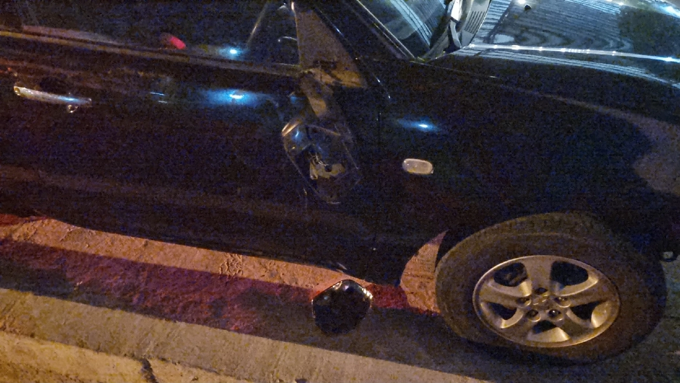 ด่วน! รางรถไฟฟ้าสายสีชมพู ร่วงหล่นยาวกว่า 5 กม. ทับรถพังยับ เสาไฟฟ้าแทบล้ม