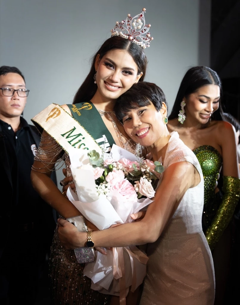 ของขวัญส่งท้ายปี คอร่า เบียลท์ คว้ามงกุฎ Miss Earth Fire 2023