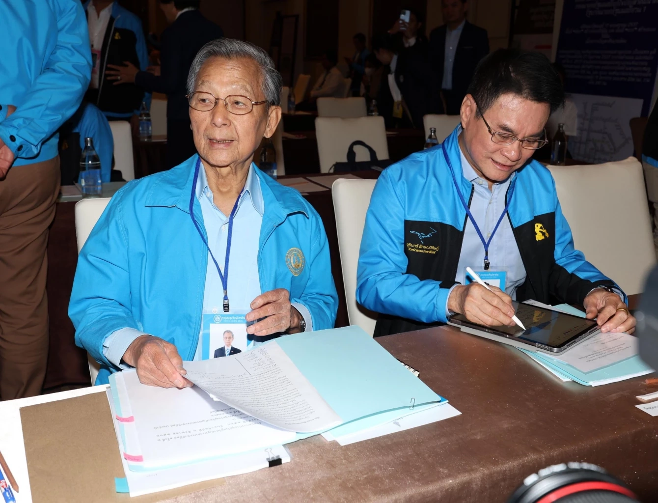 "ชวน" เสียดาย "สาธิต" ลาออก พร้อมเป็นกำลังใจ "มาร์ค-มาดามเดียร์" อย่าวางมือ