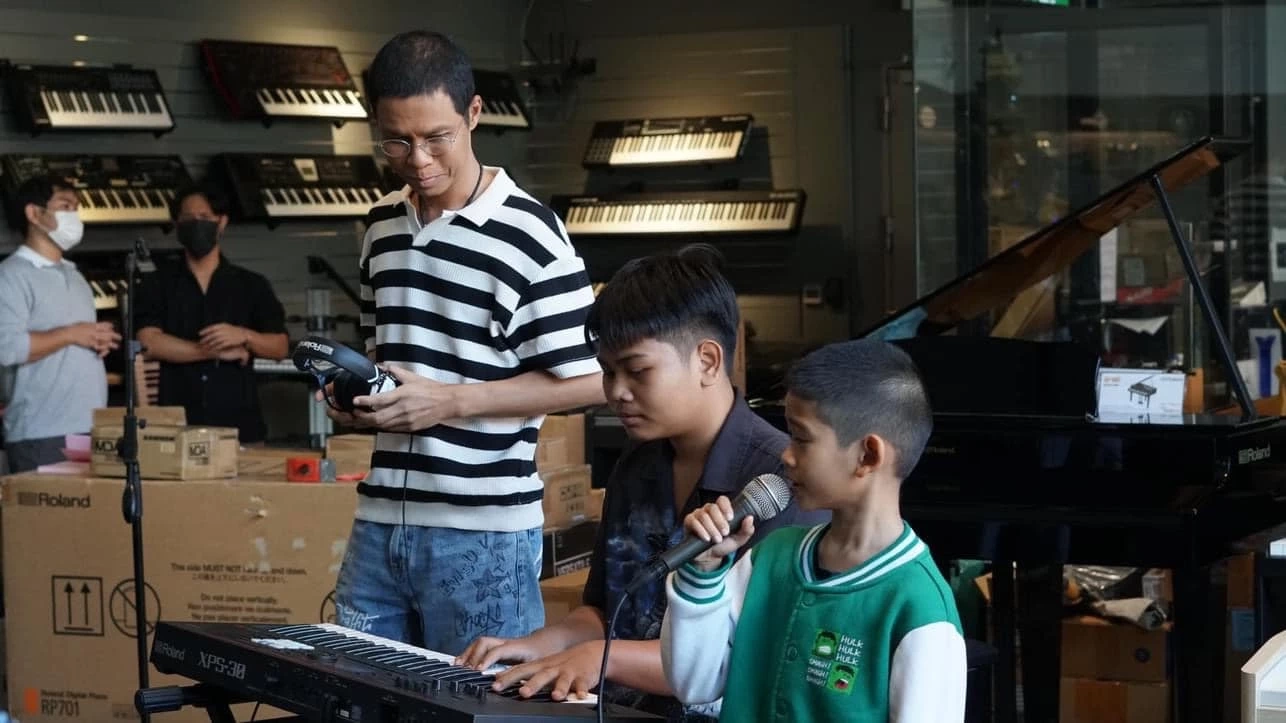 "หนึ่ง จักรวาล" เล่าชีวิตวัยเด็กที่อยู่ในสลัม ได้เล่นเปียโนเพราะคนๆนี้