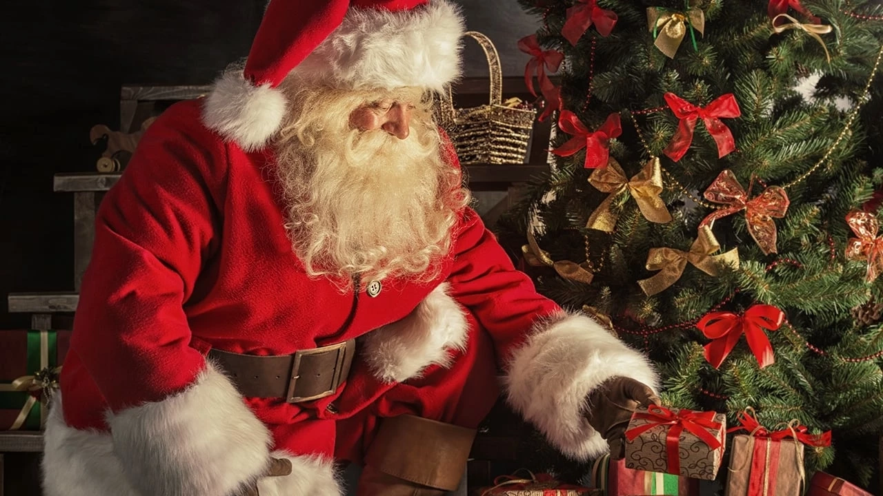 วันคริสต์มาสอีฟ และวันคริสต์มาส แตกต่างกันอย่างไร ทำไมถึงต้องตกแต่งต้นสน?