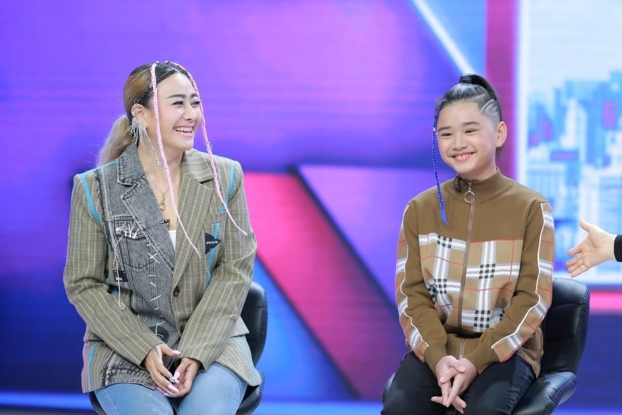 คุณแม่ยังสาว "แอน มิตรชัย" เปิดตัวลูกชายวัย 12 แฟนๆฮือฮาไปมีลูกตอนไหน!