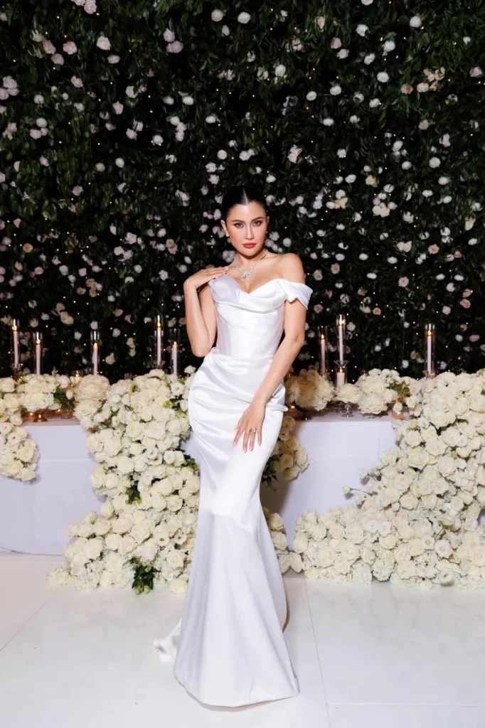 สื่อผู้ดีอังกฤษ ประมวลภาพงานแต่งเวิลด์คลาสกว่า 300 ล้านของ ปู ไปรยา