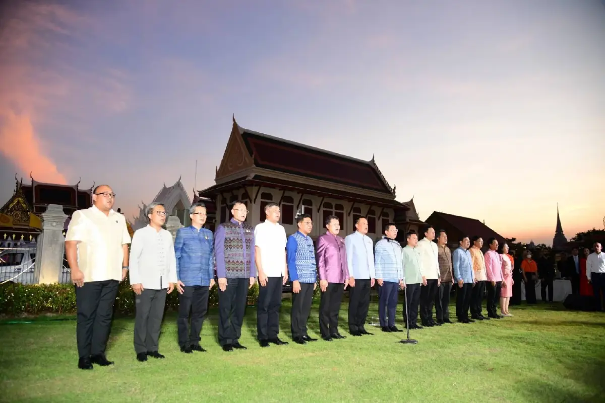 มท.1 เยี่ยมชม MEA ติดตั้งไฟประดับงดงามสว่างไสวต้อนรับปีใหม่นับล้านดวง