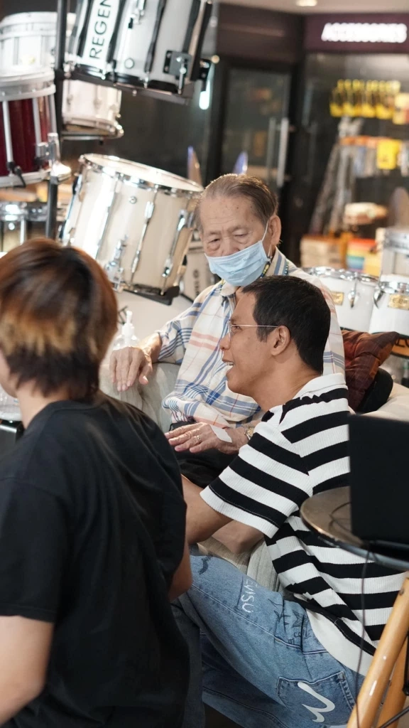 "หนึ่ง จักรวาล" เล่าชีวิตวัยเด็กที่อยู่ในสลัม ได้เล่นเปียโนเพราะคนๆนี้