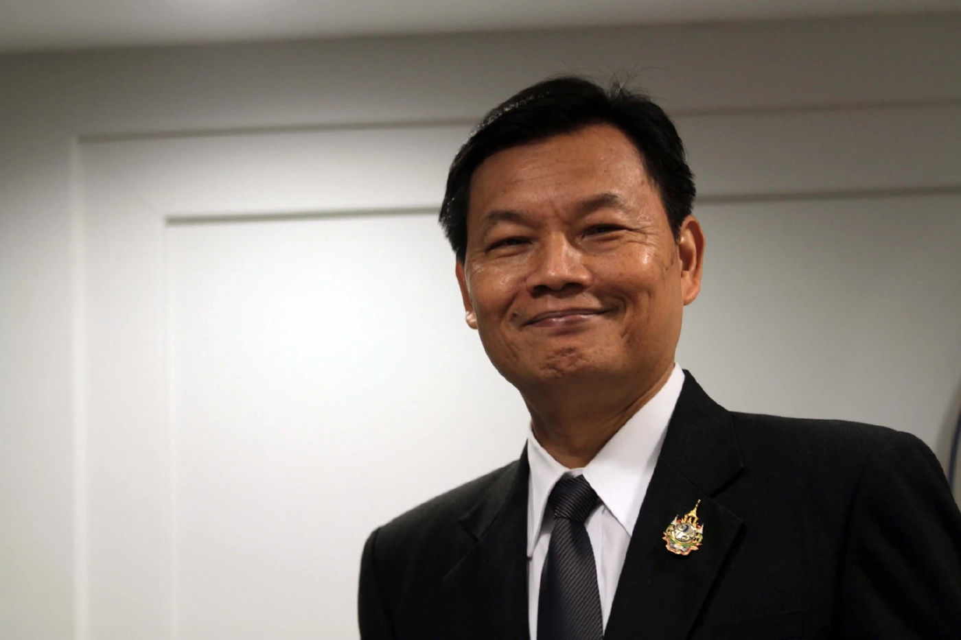 นายถวิล เปลี่ยนศรี