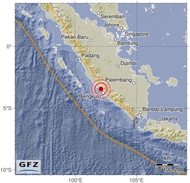 เกิดอะไรขึ้นบ้าง? หลังแผ่นดินไหวขนาด 7.5 เขย่า "ฟิลิปปินส์ - ญี่ปุ่น" กลางดึก