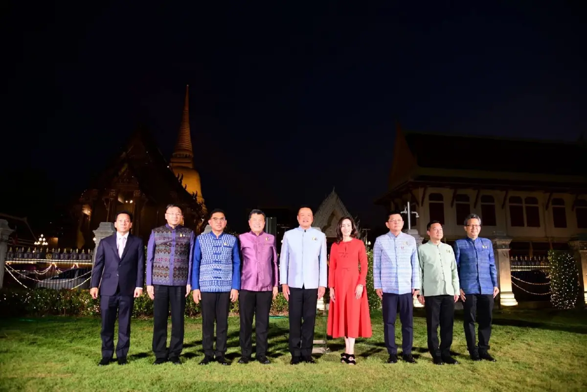 มท.1 เยี่ยมชม MEA ติดตั้งไฟประดับงดงามสว่างไสวต้อนรับปีใหม่นับล้านดวง