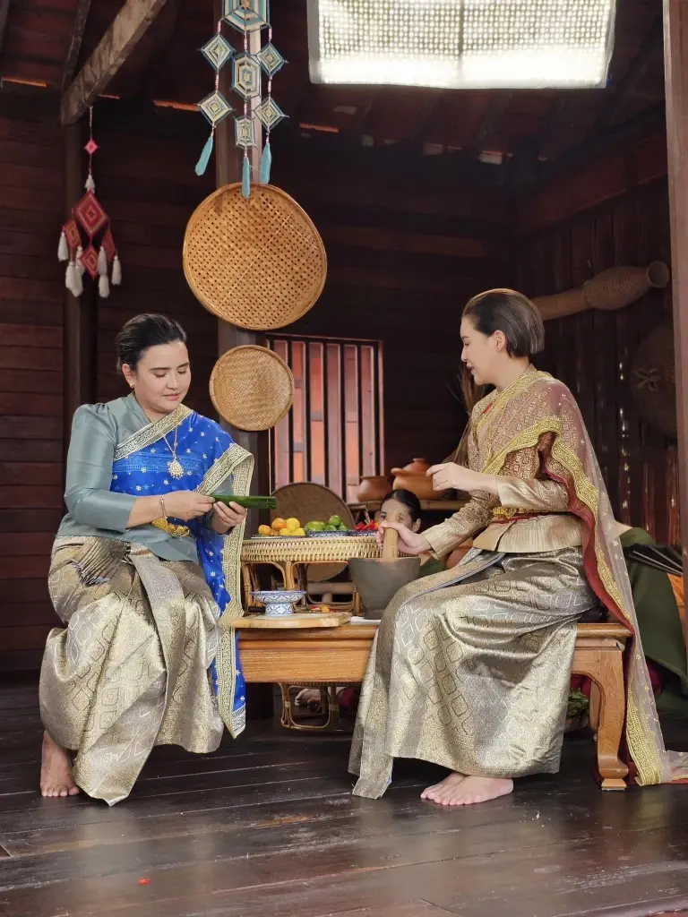 "เชฟป้อม" เปิดครัวชวนสองสาวสายบุญ ทำเมนูฮิตข้ามยุคปลุกกระแส Soft Power 