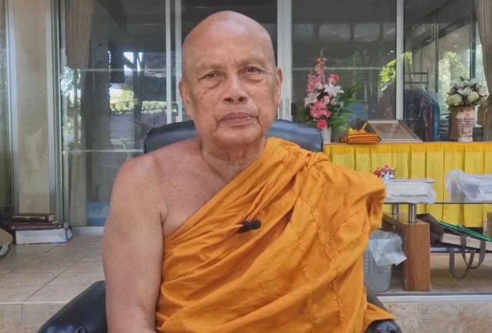 "พระพยอม" เตือน หลวงพี่ถ่ายคลิปรีวิวเที่ยวญี่ปุ่น ไม่สมควรเรียกนักบวช