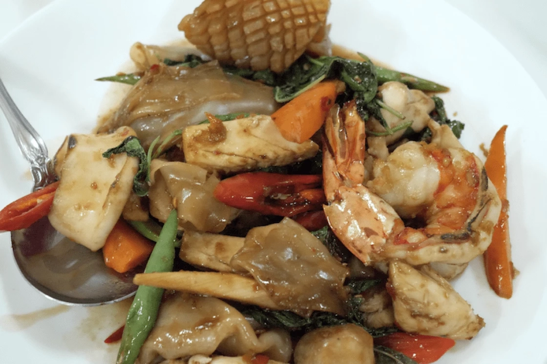 เปิดใจ "เจ๊ไฝ" ในวัย 80 ร้านนี้ไม่มีคนสืบทอด จะไม่ปิด...ต่อเมื่อยังมีแรงไหว