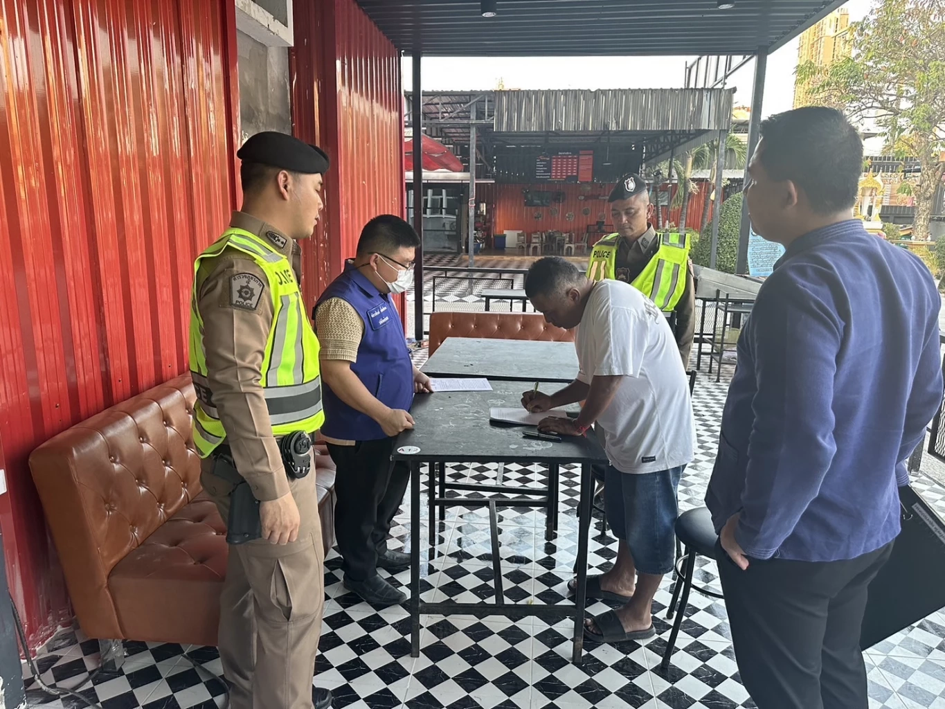 ผู้ว่าฯขอนแก่นให้ร้านสุขสันต์โต้แย้งภายใน7วัน ก่อนสั่งปิด