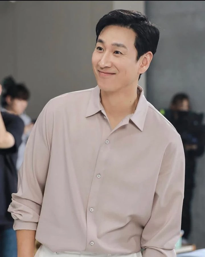 "อีซอนคยุน" จากหนังดัง Parasite เสียชีวิตในรถ เปิดประวัติถูกสอบคดียาเสพติด