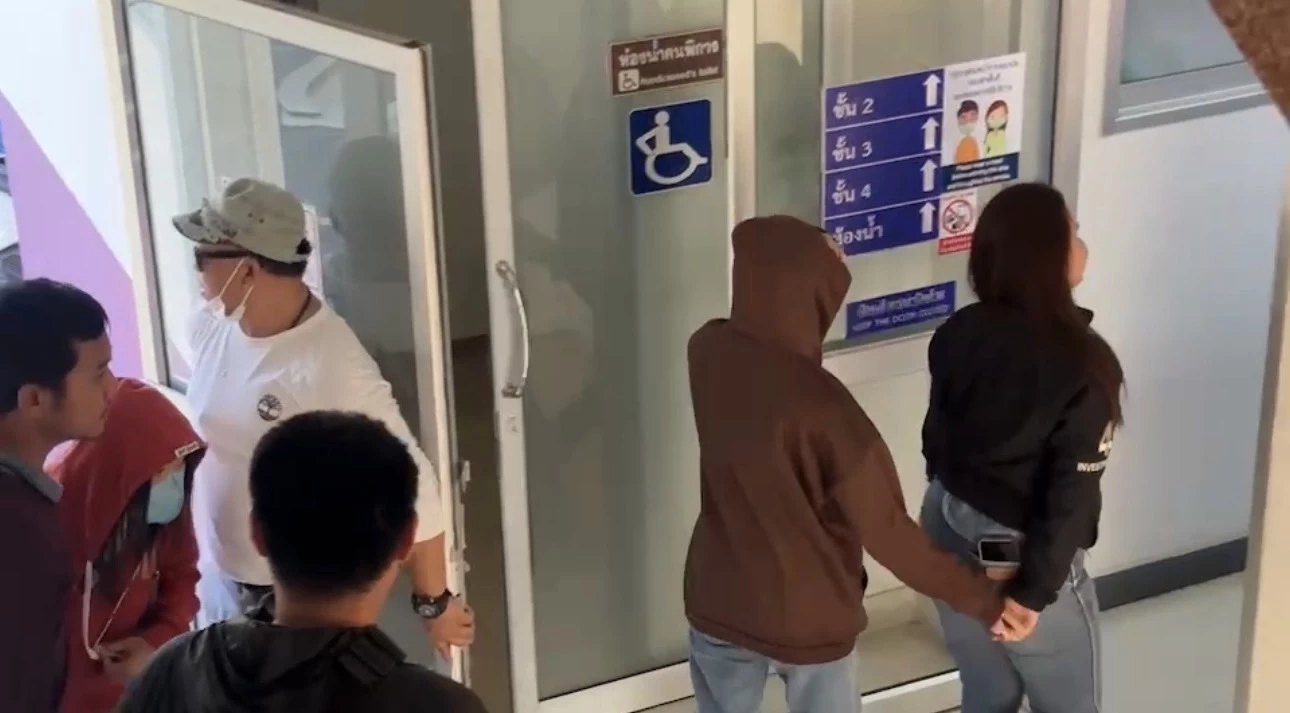 3เยาวชน เพื่อนสาว 17 แจ้งความหลังถูกกล่าวหาว่าทิ้งเพื่อนจนทัวร์ลง