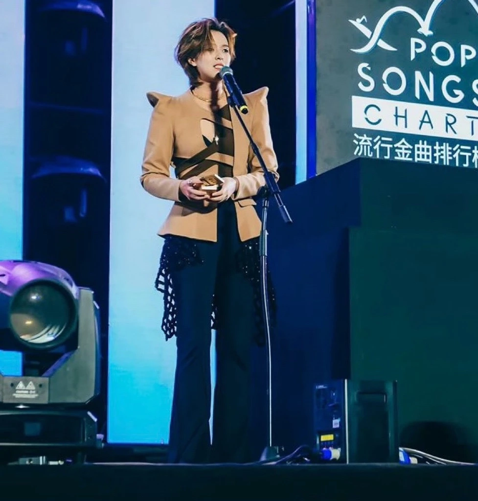 ทำความรู้จัก "ซันนี่ หยาง" ศิลปินจีนสายเลือดไทย นักล่าฝันที่ไม่เคยยอมแพ้