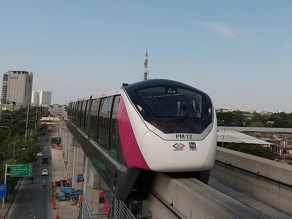 ชวนรู้จัก "น้องนมเย็น" รถไฟฟ้าสายสีชมพู ก่อนเกิดเหตุระทึกรางเหล็กร่วง