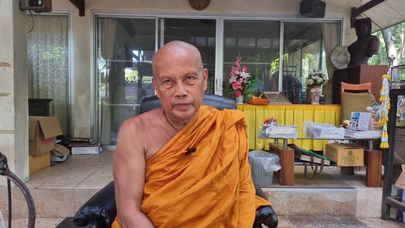 "พระพยอม" เตือน หลวงพี่ถ่ายคลิปรีวิวเที่ยวญี่ปุ่น ไม่สมควรเรียกนักบวช