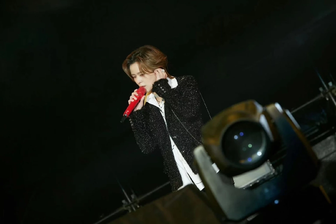 ทำความรู้จัก "ซันนี่ หยาง" ศิลปินจีนสายเลือดไทย นักล่าฝันที่ไม่เคยยอมแพ้