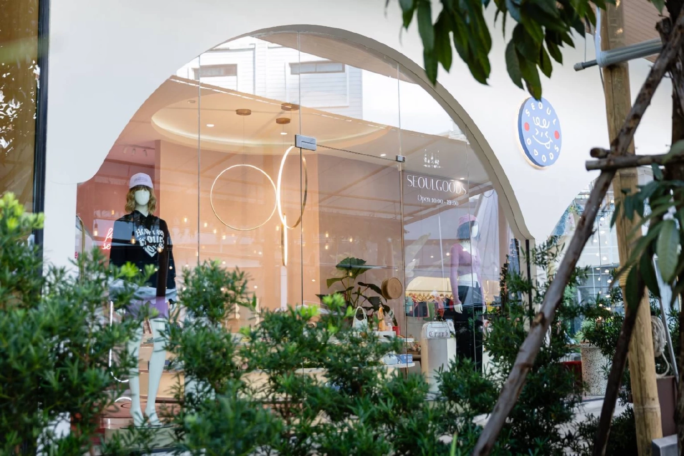 ช้อปปิ้งกินดื่มเที่ยว ในบรรยากาศสวนป่าใจกลางสุขุมวิทที่ “Yard 49”