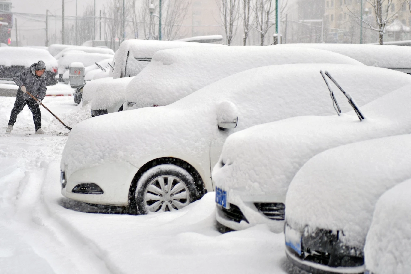 จีนเผชิญหิมะตกหนัก-หนาวจัดถึงจุดเยือกแข็ง