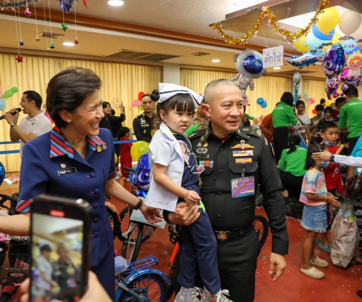 สีสันวันเด็ก! กองทัพ เปิดฐานที่มั่น จัดโชว์ยุทโธปกรณ์ เด็กๆร่วมงานคึกคัก