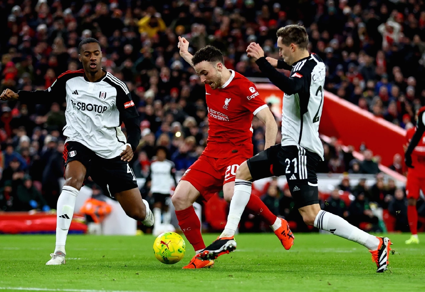 ดูบอลสด "ฟูแล่ม พบ ลิเวอร์พูล" ตัดเชือกคาราบาวคัพคืนนี้ เช็กสถิติ-ความพร้อมล่าสุด