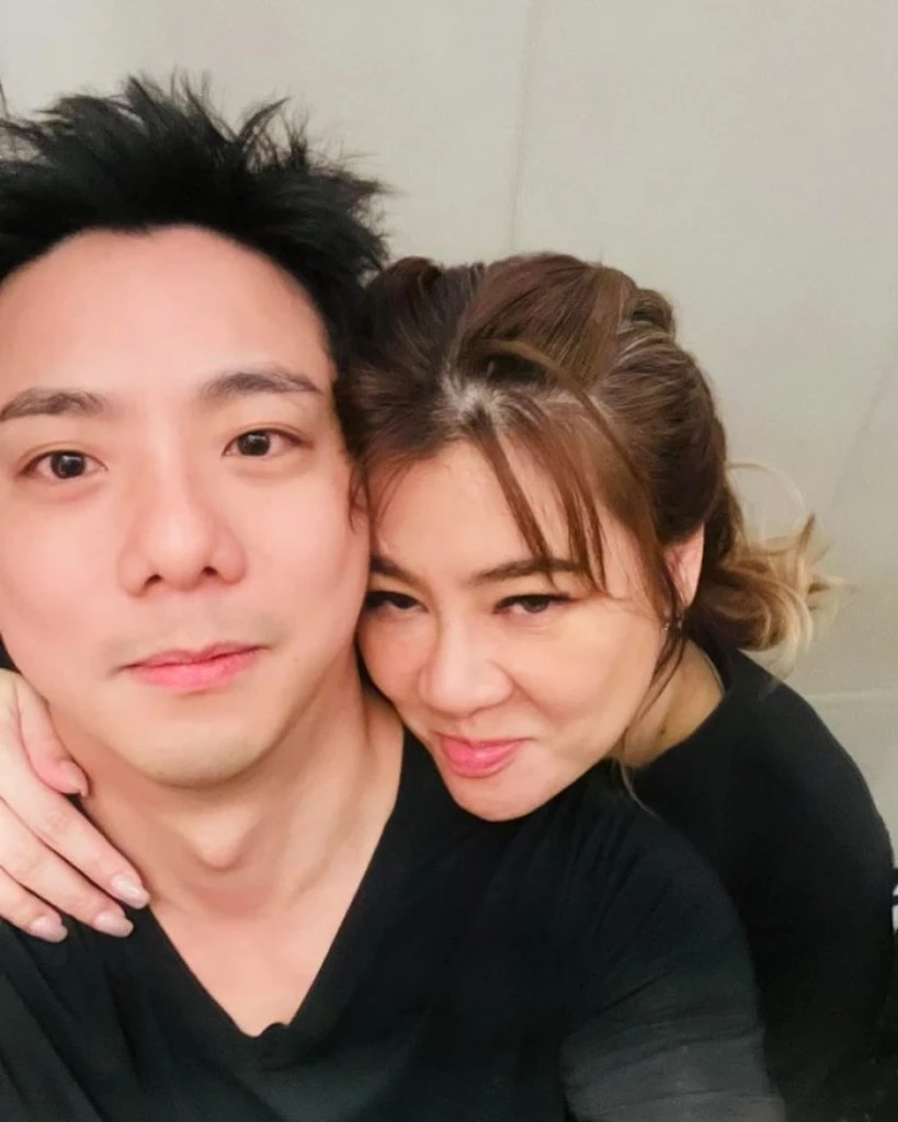 โดนแซวสนั่น! แฟนเด็ก "โอ๋ ภัคจีรา" โชว์ภาพจดทะเบียนหวานฉ่ำสร้างอนาคต