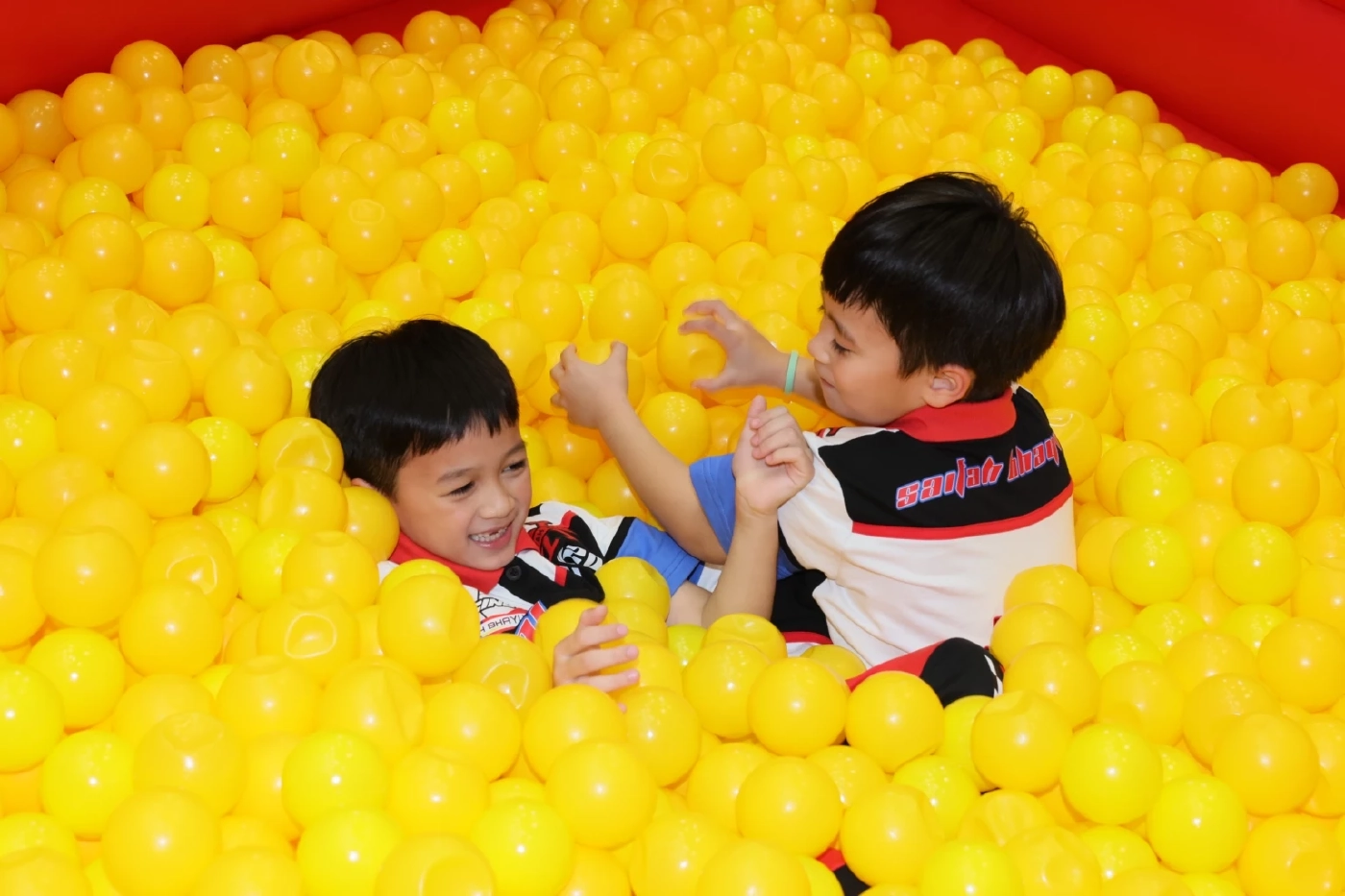 วันเด็กนี้ไปสนุกกับเครื่องเล่นเป่าลมสุดมันส์ที่ The Mall Lifestore