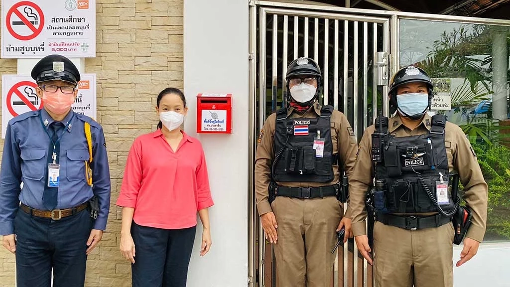 การติดตู้แดงที่โรงเรียน ภาพจากโรงเรียนอนุบาลแสงโสม ย่านประชาชื่น