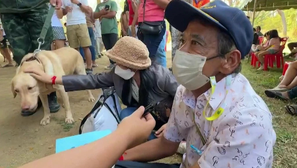 เผยภาพ &quot;น้องลีแอน&quot; สุนัขทหาร ประมูลสูงสุด 9.5 หมื่น