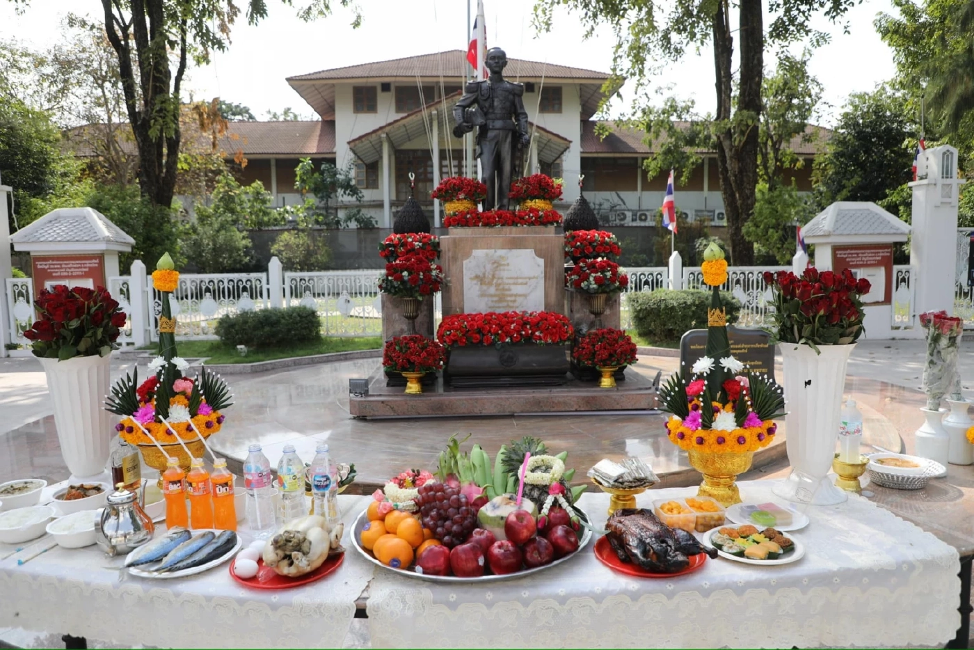 บวงสรวงก่อน คปท. ชุมนุมค้างคืนทำเนียบ