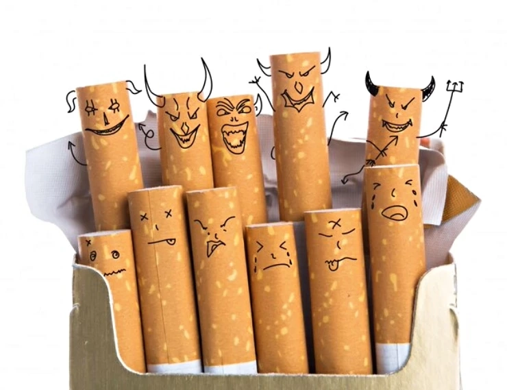 หมอสมองเทียบภาพความต่างของชายสูบบุหรี่วันละซองกับหญิงชราเตือนนักสูบ