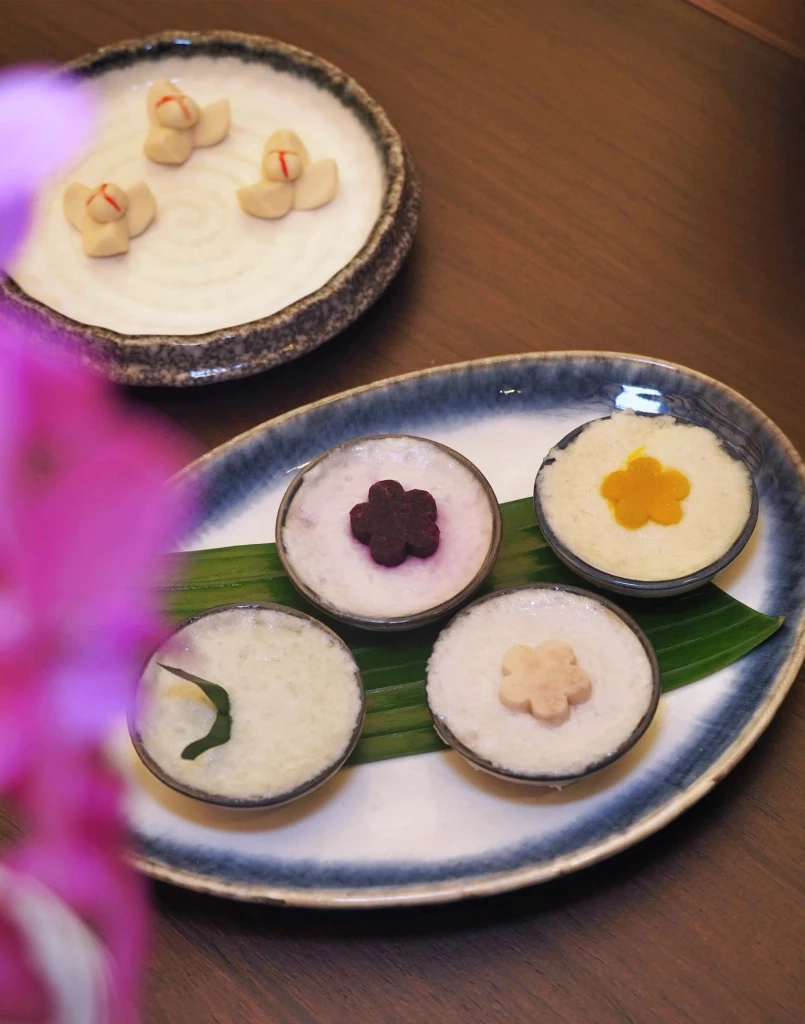 ขนมกลีบลำดวน และขนมถ้วยหลากรส