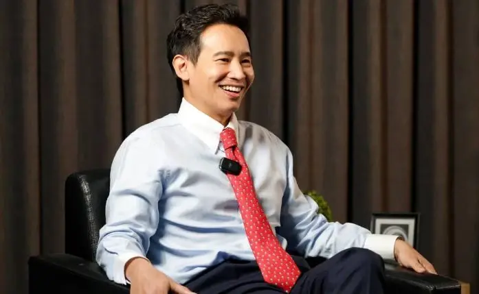 นายพิธา ลิ้มเจริญรัตน์ 