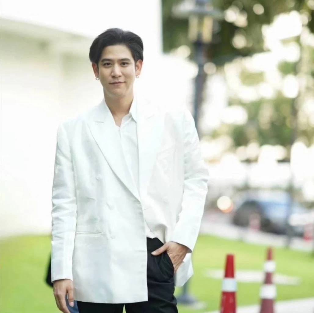 เปิดประวัติ พระเอกยิ้มสวย พอร์ช ศรัณย์ จากชอบแสงสี ปัจจุบันหลงใหลธรรมชาติ