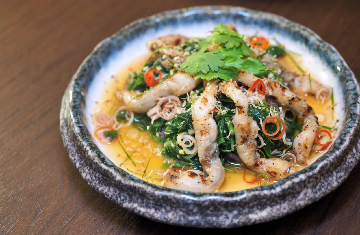 ยำผักกูดหอยหลอด